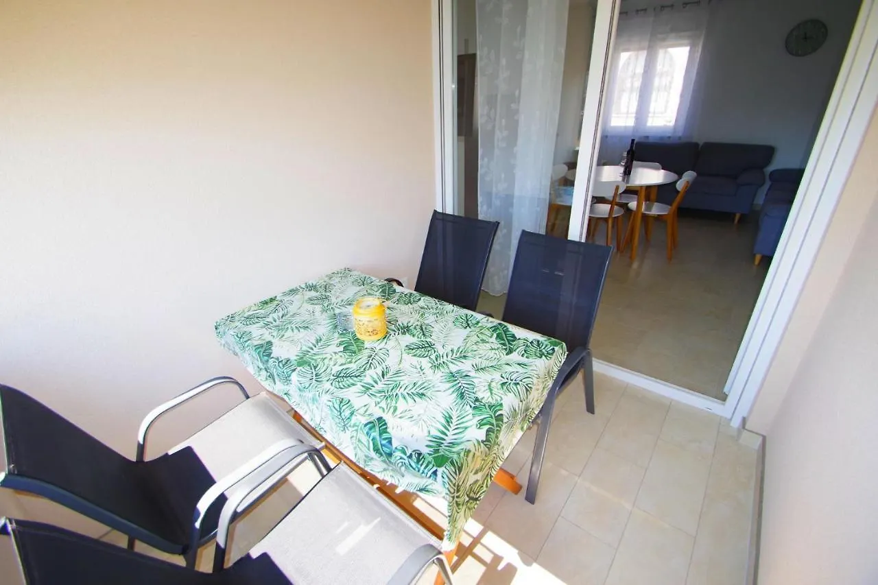 Holiday Apartments Ivan & Niko Pomer 0*,  Chorvatsko