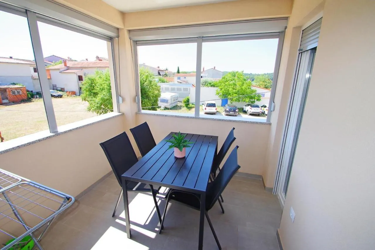 Holiday Apartments Ivan & Niko Pomer