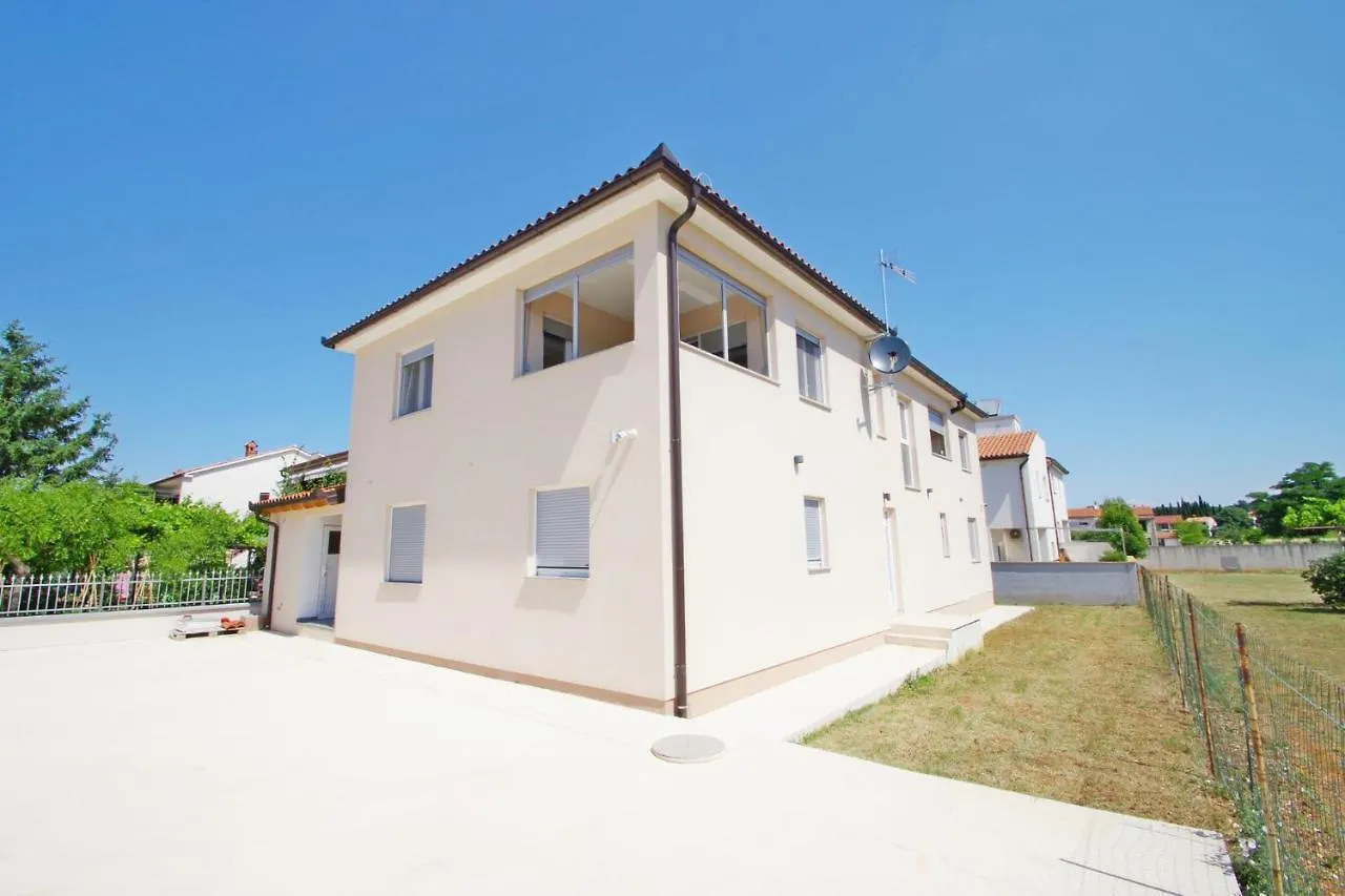 Holiday Apartments Ivan & Niko Pomer