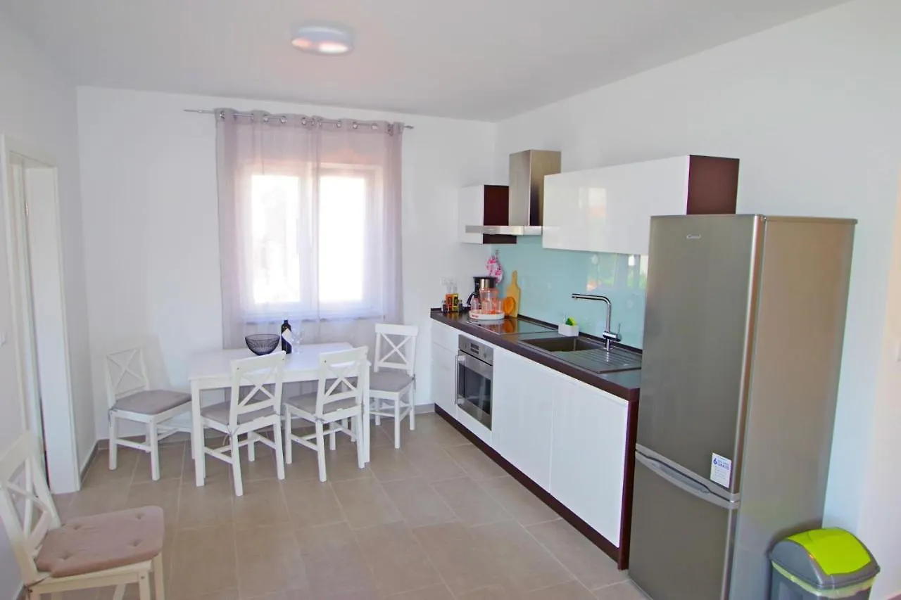 Holiday Apartments Ivan & Niko Pomer