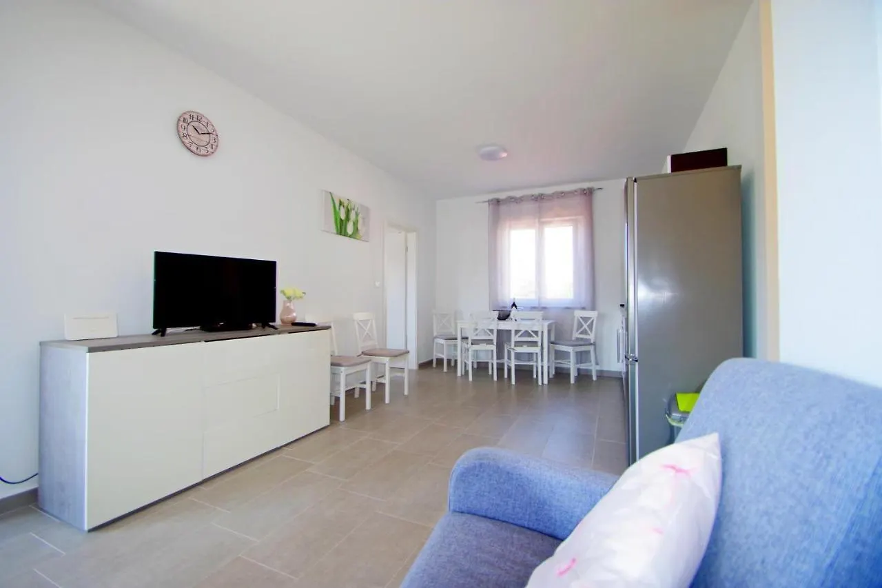 Holiday Apartments Ivan & Niko Pomer