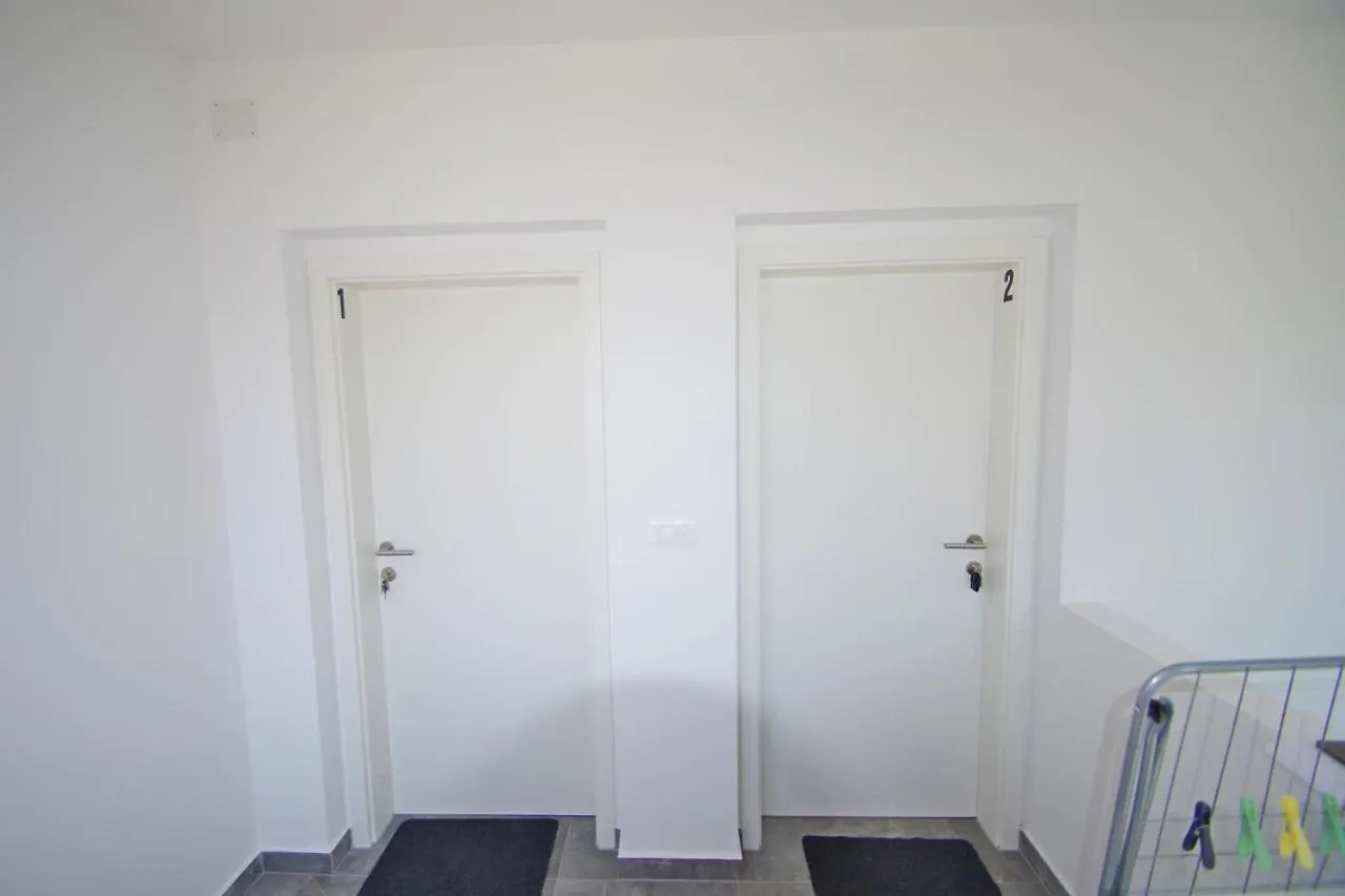 Holiday Apartments Ivan & Niko Pomer